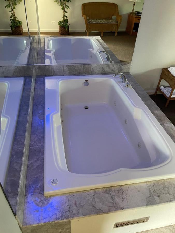 Vibe Inn - Whirlpools Suites - Lyons  Kültér fotó